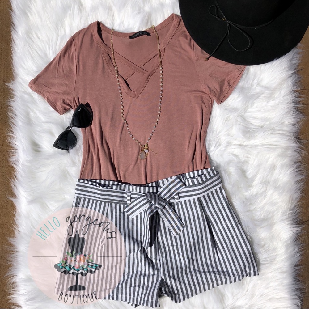 “Sailing Away” Striped Shorts (BLACK/WHITE)